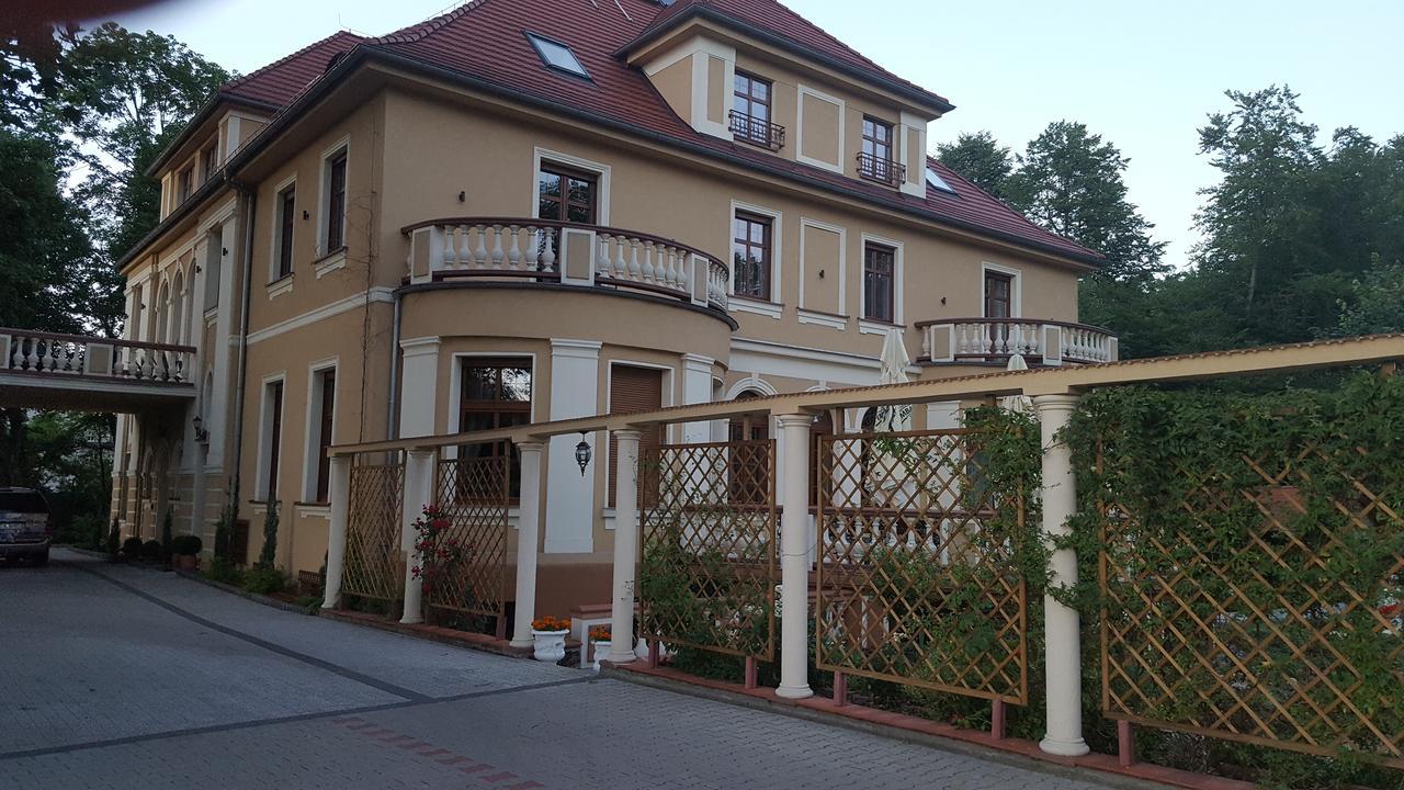 Palac Ogrodowa Tarnowskie Góry Exterior foto