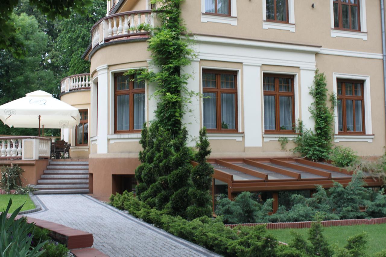 Palac Ogrodowa Tarnowskie Góry Exterior foto