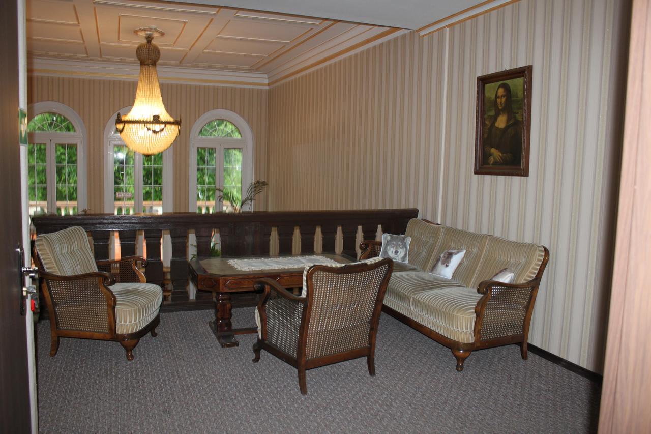 Palac Ogrodowa Tarnowskie Góry Exterior foto