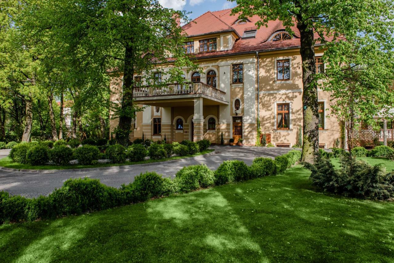 Palac Ogrodowa Tarnowskie Góry Exterior foto