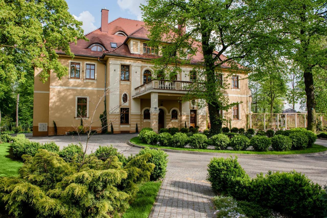 Palac Ogrodowa Tarnowskie Góry Exterior foto
