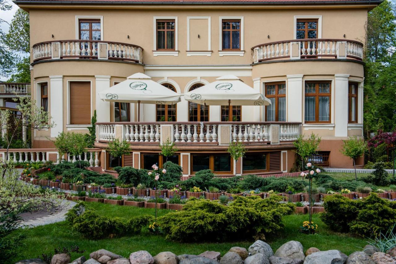 Palac Ogrodowa Tarnowskie Góry Exterior foto